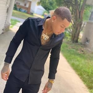 Meet your Posher, Dominic